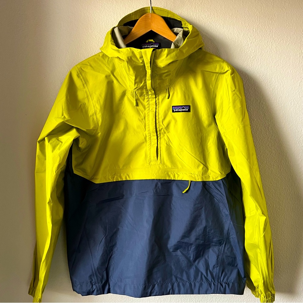 PATAGONIA
Torrentshell Jacket